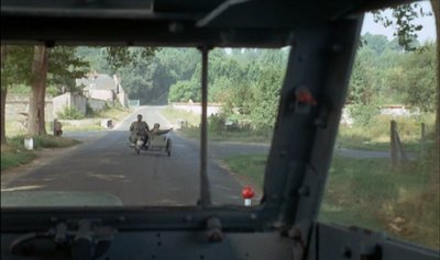 Wo bitte ist die 7. Kompanie geblieben003.jpg (77.55 Kio) Vu 8463 fois extrait du film:<br />"Mais ou est donc passée la 7e compagnie ?"