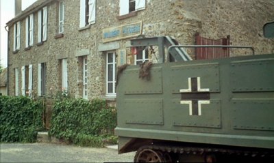 Wo bitte ist die 7. Kompanie geblieben008.jpg (108.39 Kio) Vu 8463 fois extrait du film:<br />"Mais ou est donc passée la 7e compagnie ?"