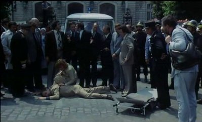 Ein verrücktes Huhn008.jpg (80.76 Kio) Vu 12637 fois Extrait du film:<br />"Tendre poulet"