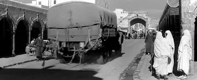 CMDAS004.jpg (38.34 Kio) Vu 14263 fois extrait du film:<br />"Cent mille dollars au soleil"