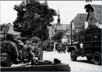 Jenseits des Rheins001.jpg (158.99 Kio) Vu 5917 fois extrait du film:<br />"Le passage du Rhin"