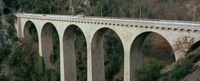 02-Pont Eze Film 02.jpg (63.86 Kio) Vu 10567 fois 02-Pont Eze Film 02