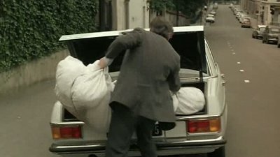 Die untreue Frau 062.jpg (75.49 Kio) Vu 19991 fois extrait du film:<br />"la femme infidèle"