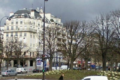 L'immeuble de l'avenue de Matignon est toujours là