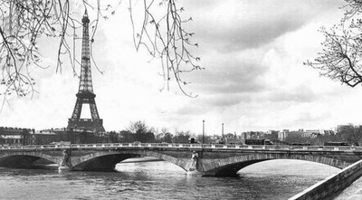 Le Pont de l'Alma dans les années 1960 - source http://www.paris1900.lartnouveau.com