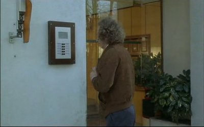 Extrait du film:<br />&quot;Je suis timide mais je me soigne&quot;