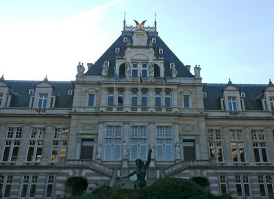 Hotel de ville de Saint Gilles.jpg