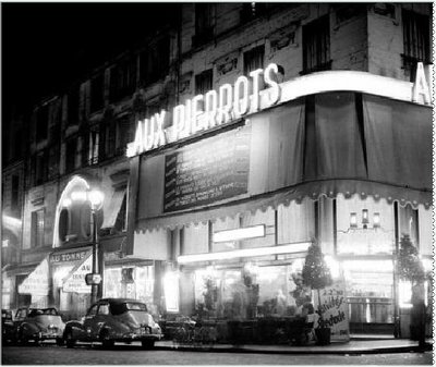 le Café &quot;Aux Pierrots&quot; rasé de nos jour pour faire place à un fast food...